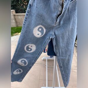 PacSun Ying Yang Denim Jeans Levi’s Sise 27 Girls Women